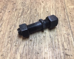 Шпилька колеса 2ПТС-4 правая Ф16 (с гайками) 887А-3103016-30 (М16*1,5) (Аналог) АгроТэк - трактора66.рф в Екатеринбурге | Тракторные запчасти